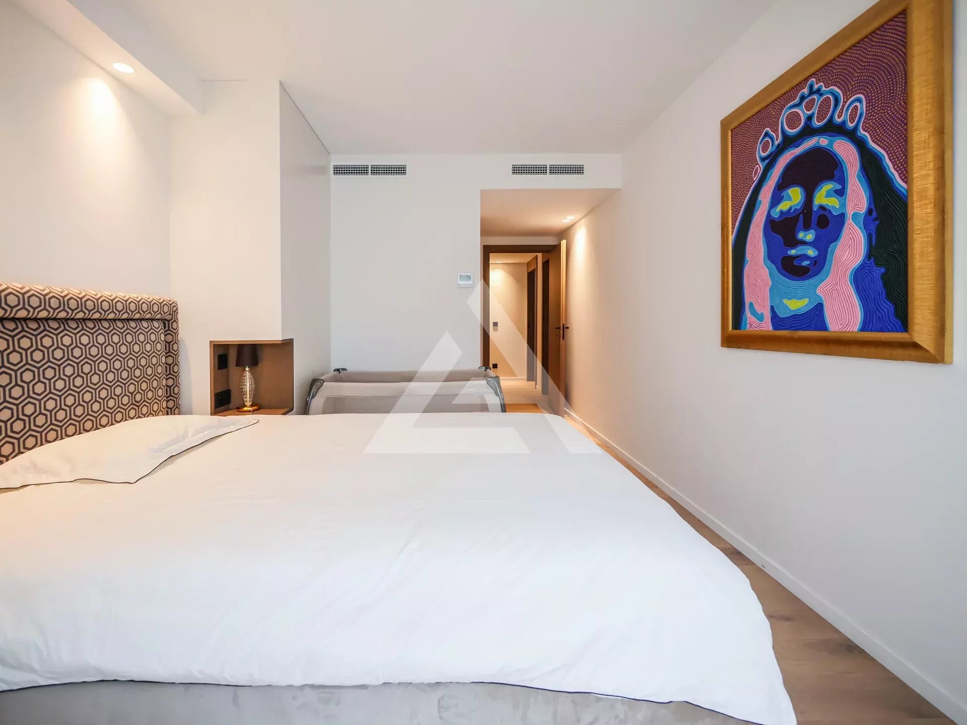 CAP MARTIN - VILLA CONTEMPORAINE - SECTEUR PRISÉ