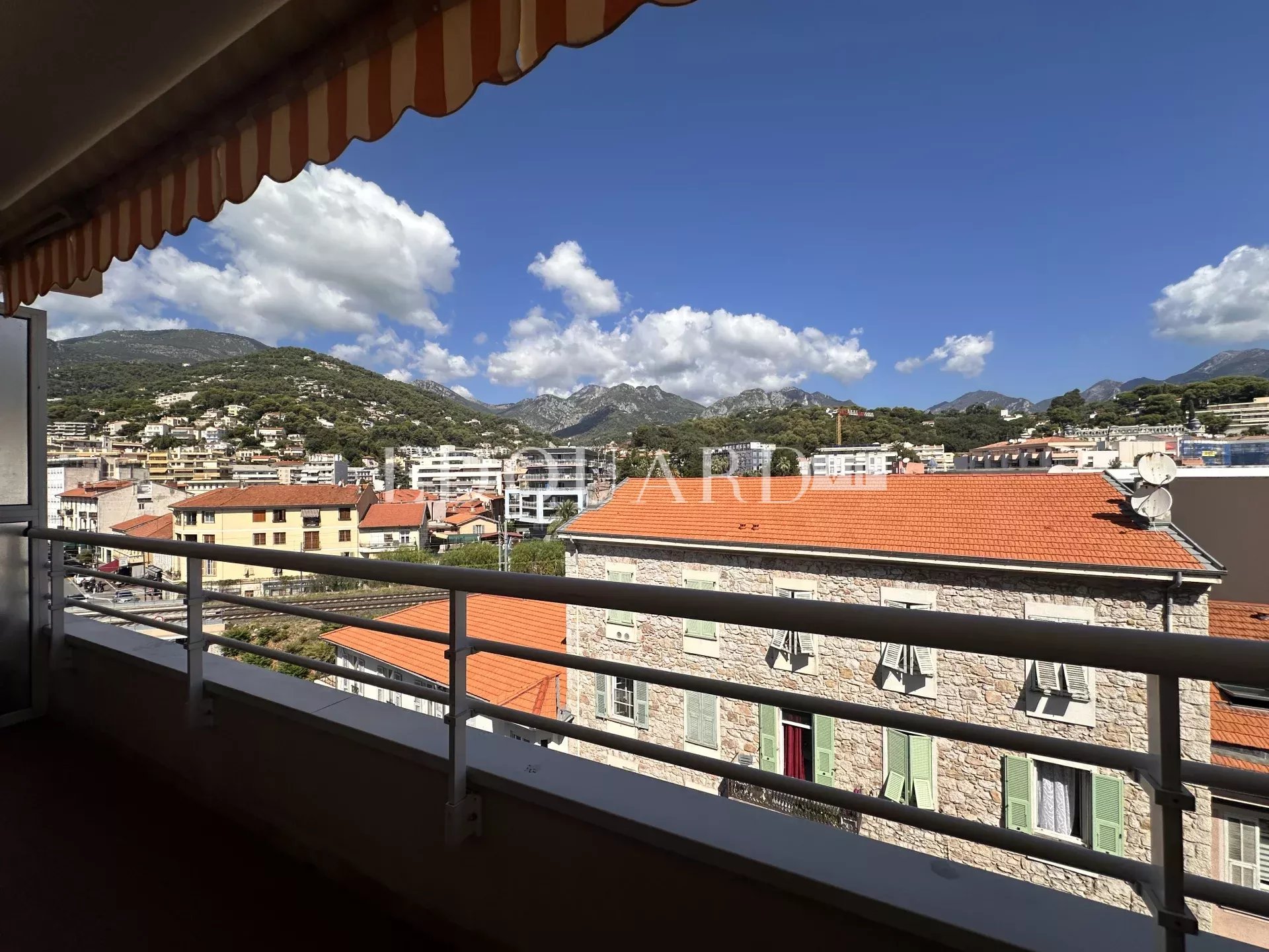 En exclusivité deux pièces avec terrasse et possibilité garage, à quelques pas de la plage du Solenzara