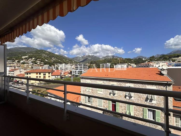 En exclusivité deux pièces avec terrasse et possibilité garage, à quelques pas de la plage du Solenzara