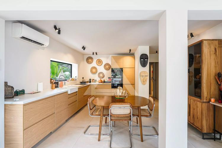 ROQUEBRUNE CAP MARTIN - APPARTEMENT 3 PIÈCES - PISCINE & JARDIN PRIVATIF