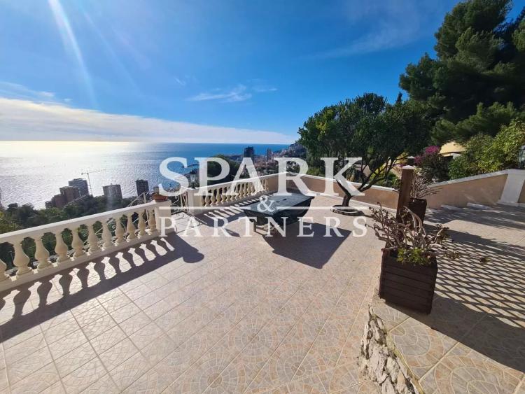 Roquebrune-Cap-Martin - Villa vue mer avec terrain