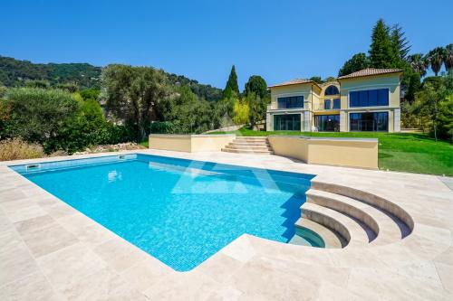 VILLA DE PRESTIGE - ROQUEBRUNE CAP MARTIN