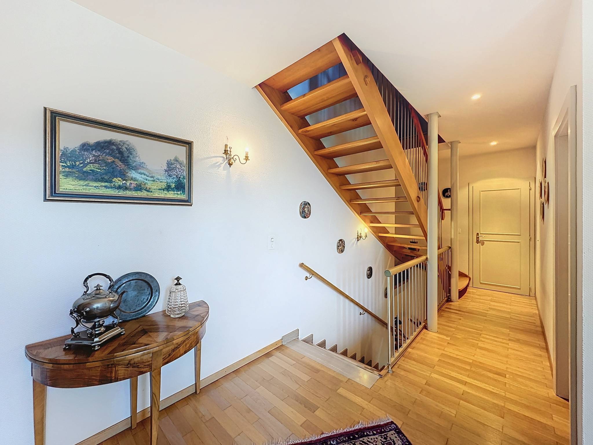 A vendre, maison de village contiguë avec grand jardin