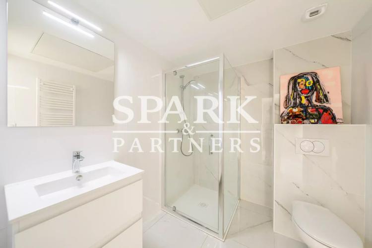 Roqbrune Cap Martin - Moderne appartement de 3 pièces avec jardin