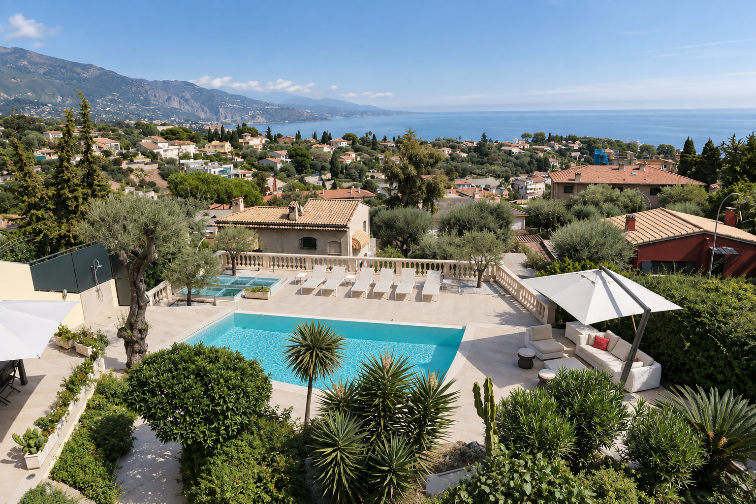 ROQUEBRUNE-CAP-MARTN- LE HAMEAU-VILLA VUE MER PANORAMIQUE- PISCINE