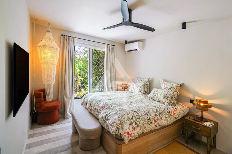 ROQUEBRUNE CAP MARTIN - APPARTEMENT 3 PIÈCES - PISCINE & JARDIN PRIVATIF