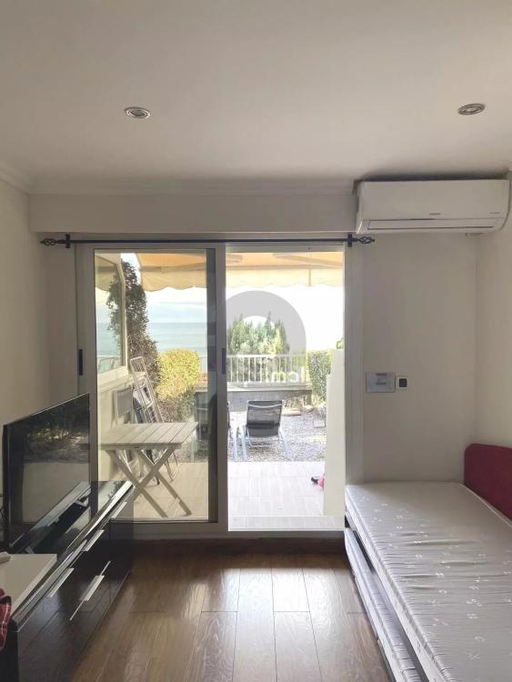 ROQUEBRUNE SECTEUR CABBE - STUDIO TERRASSE VUE MER - PISCINE