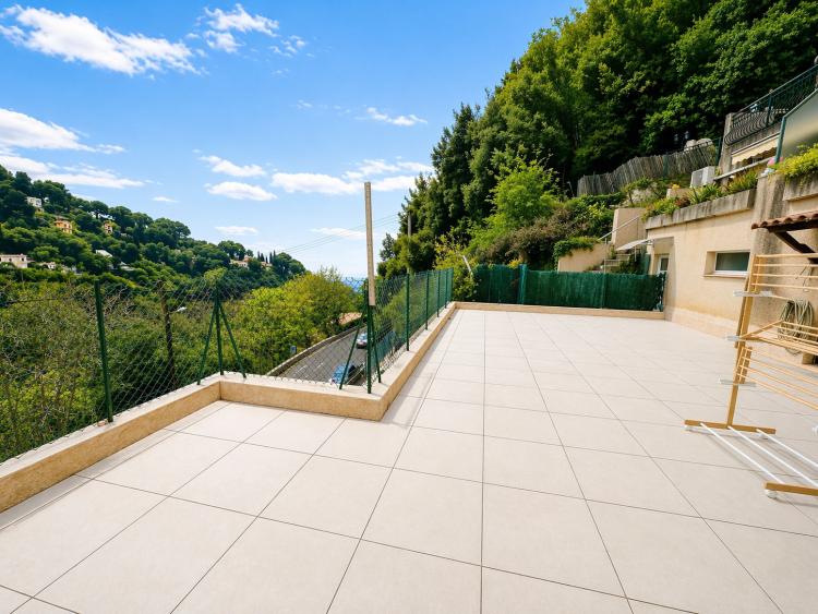 Proche Monaco – Trois pièces de 93 m², terrasses, vue mer et garage