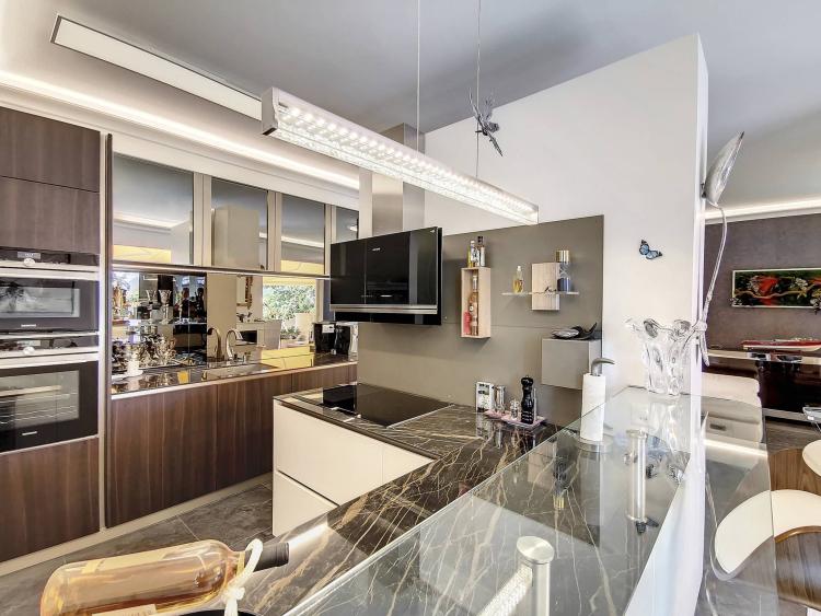 Unique ! Spacieux appartement de 3,5 pièces avec jardin, pieds dans l'eau