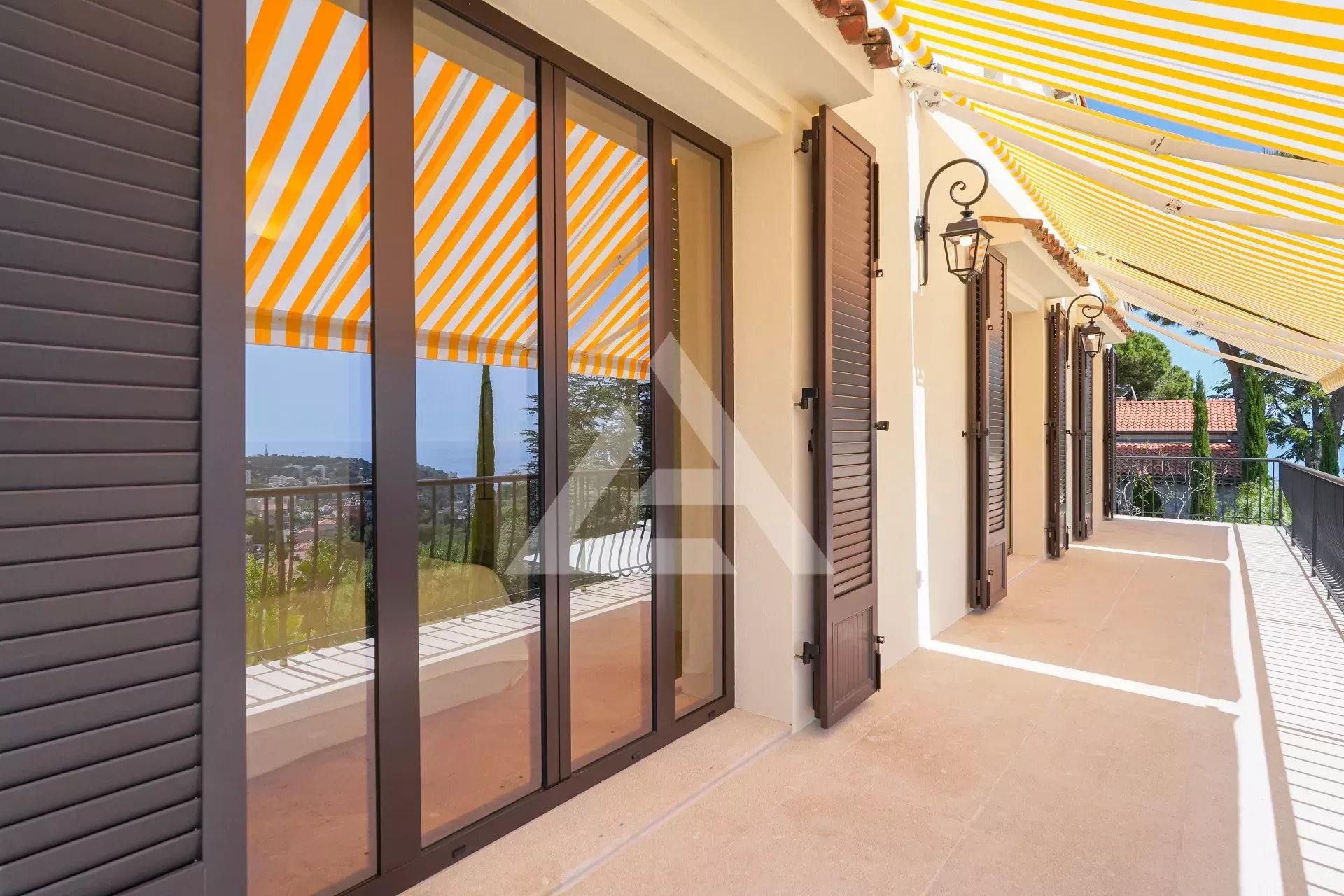 VILLA  AU HAMEAU - VUE MER - PRESTATION HAUT DE GAMME