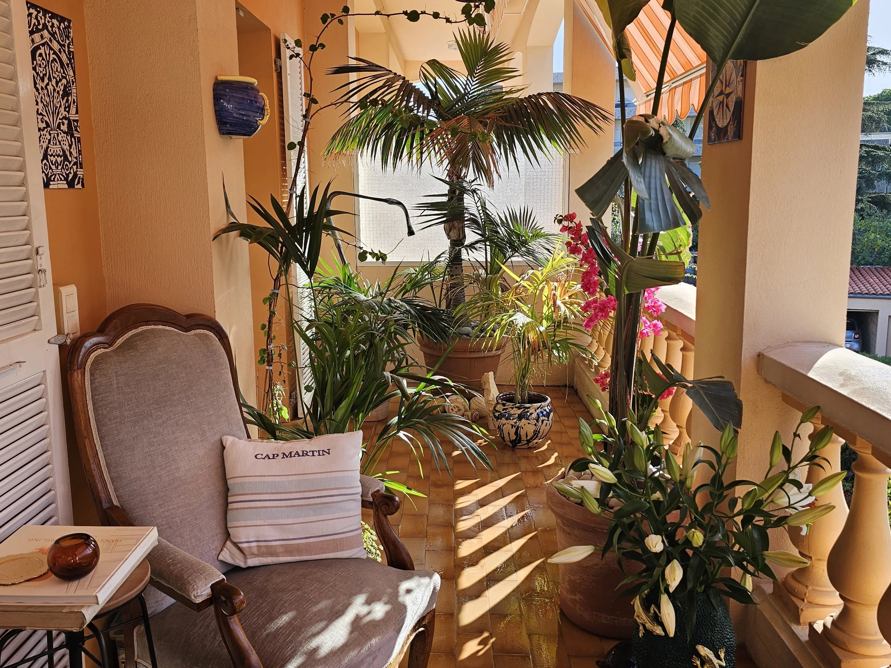 ROQUEBRUNE CAP MARTIN - 3 PIECES VUE MER - CAVE ET GARAGE - JARDIN PRIVATIF ET PISCINE