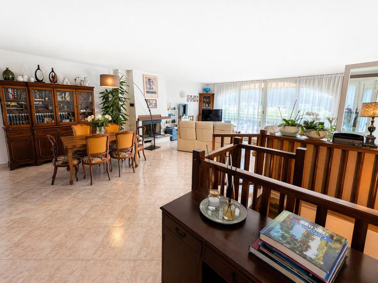 Proche Monaco – Trois pièces de 93 m², terrasses, vue mer et garage