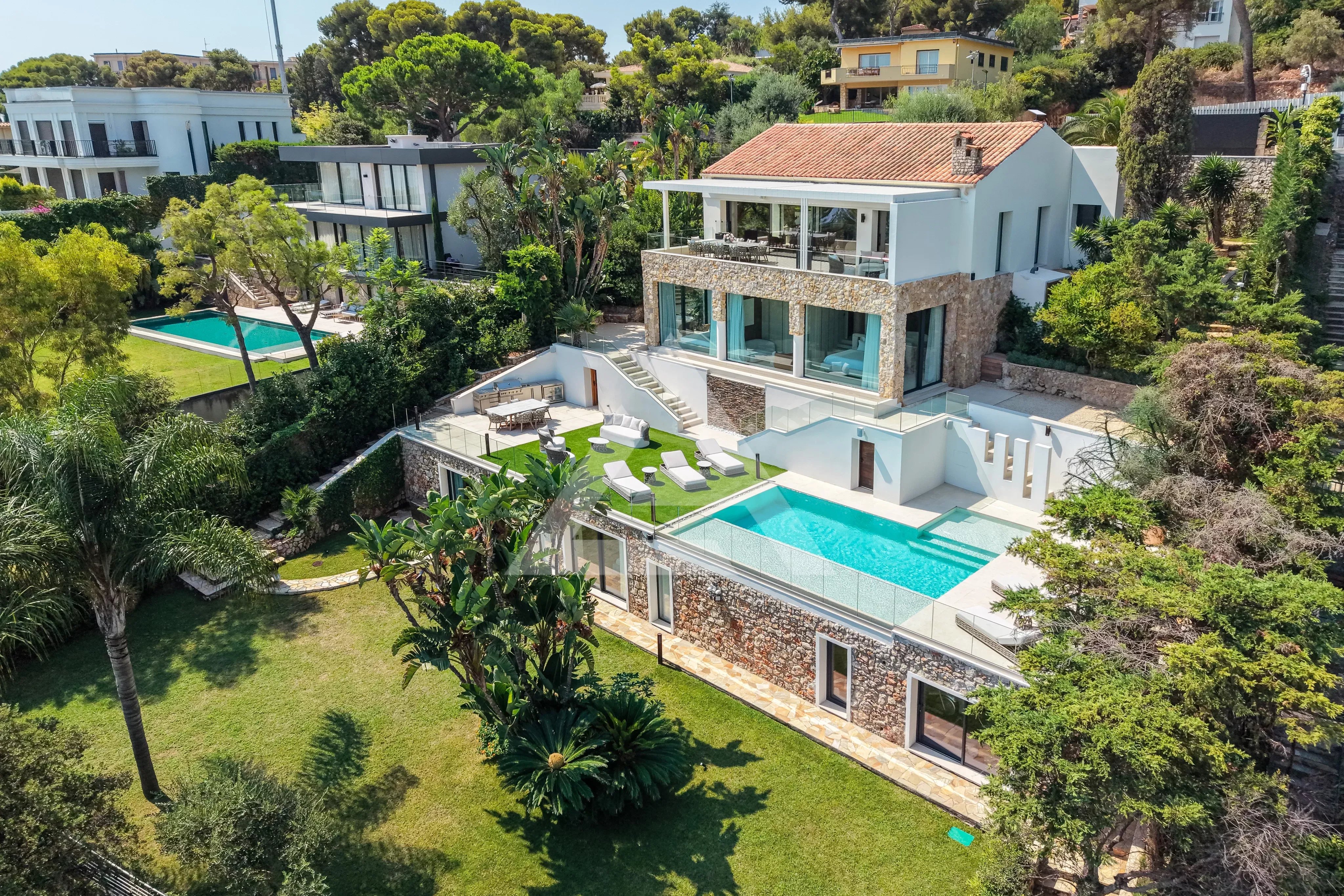 CAP MARTIN - VILLA DE PRESTIGE EN DEUXIÈME LIGNE DE MER - VUE PANORAMIQUE