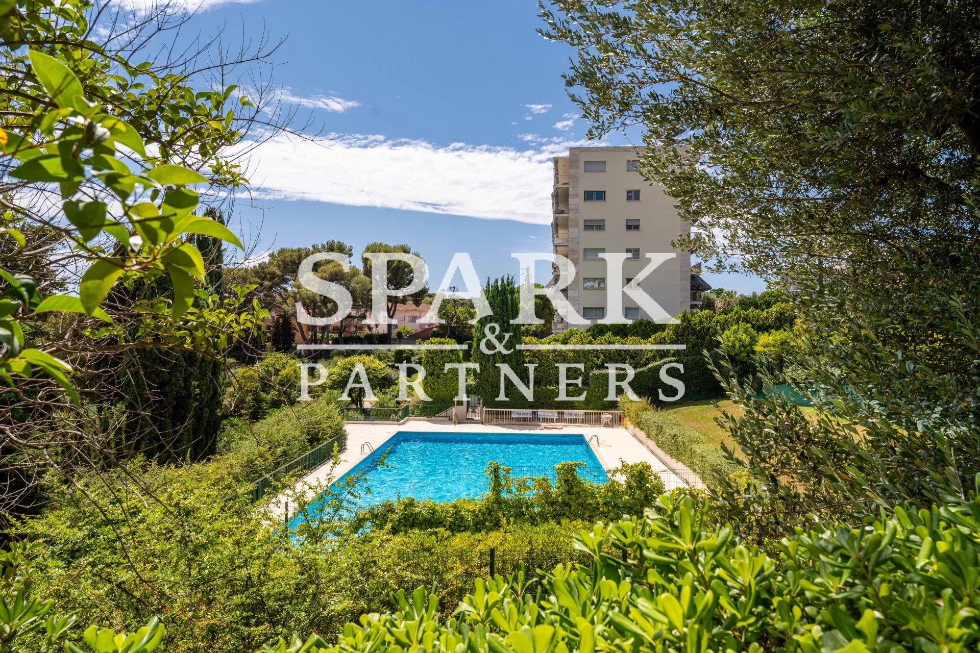 Roquebrune Cap Martin - Bel appartement dernière étage - vue mer