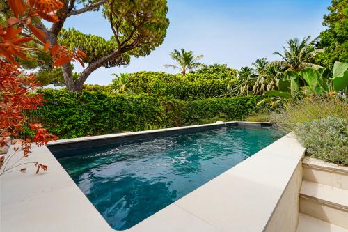 ROQUEBRUNE-CAP-MARTIN - 3 PIÈCES - PISCINE & JARDIN