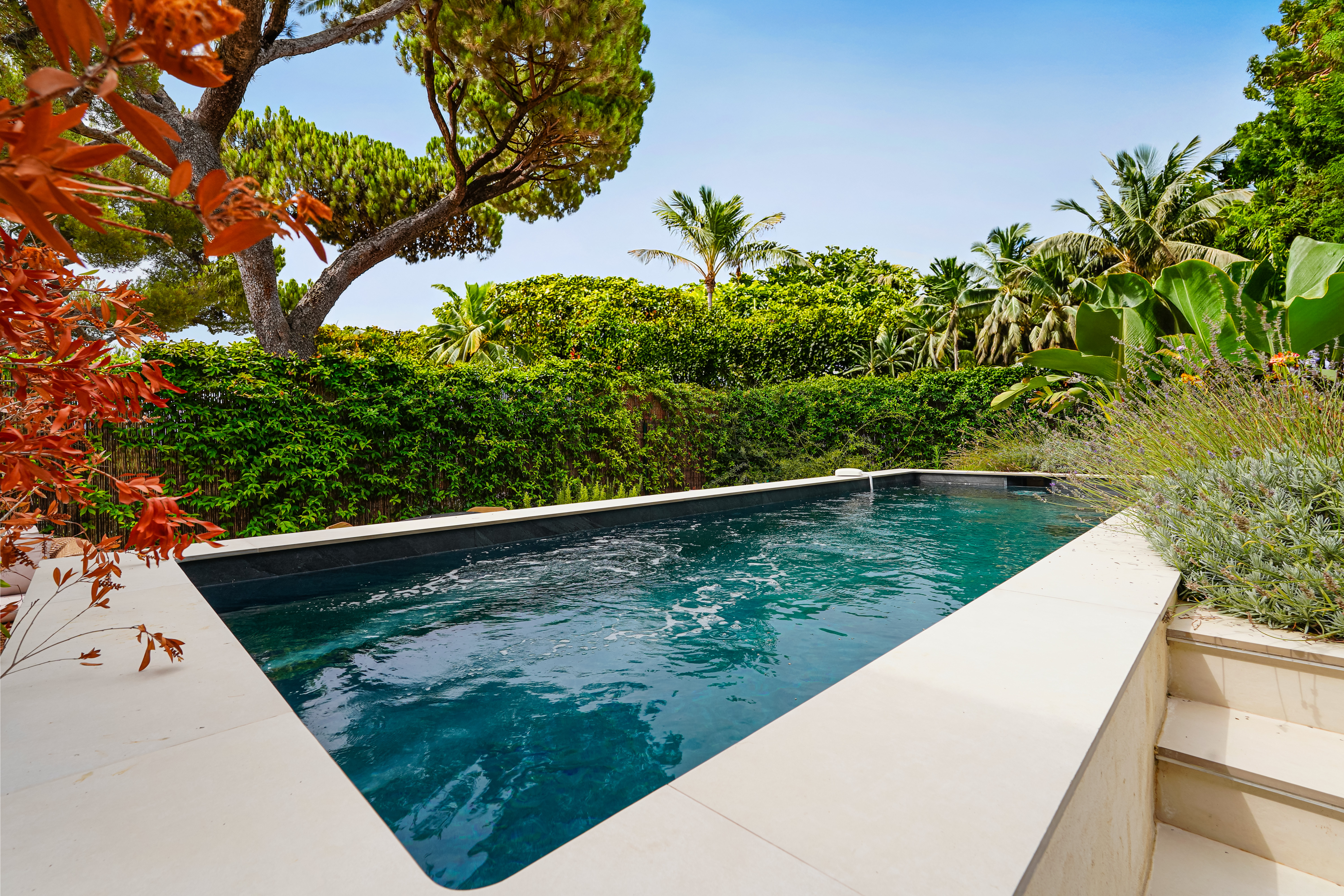 ROQUEBRUNE-CAP-MARTIN - 3 PIÈCES - PISCINE & JARDIN
