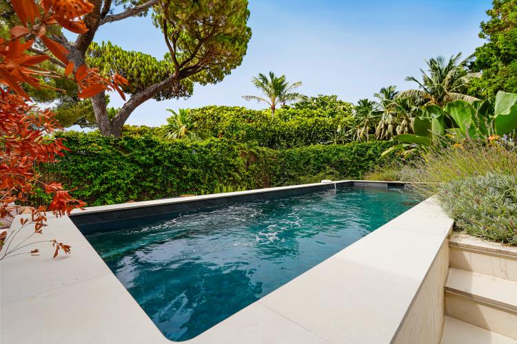 ROQUEBRUNE-CAP-MARTIN - 3 PIÈCES - PISCINE & JARDIN