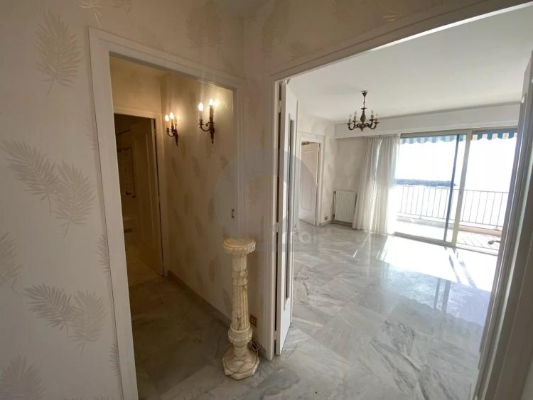 A VENDRE ROQUEBRUNE CAP MARTIN - FRONT DE MER 2P 43M2 AVEC TERRASSE 12M2 CAVE