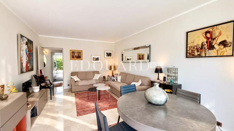 Trois pièces d’exception à Roquebrune Cap Martin, dans immeuble de grand standing avec superbe piscine