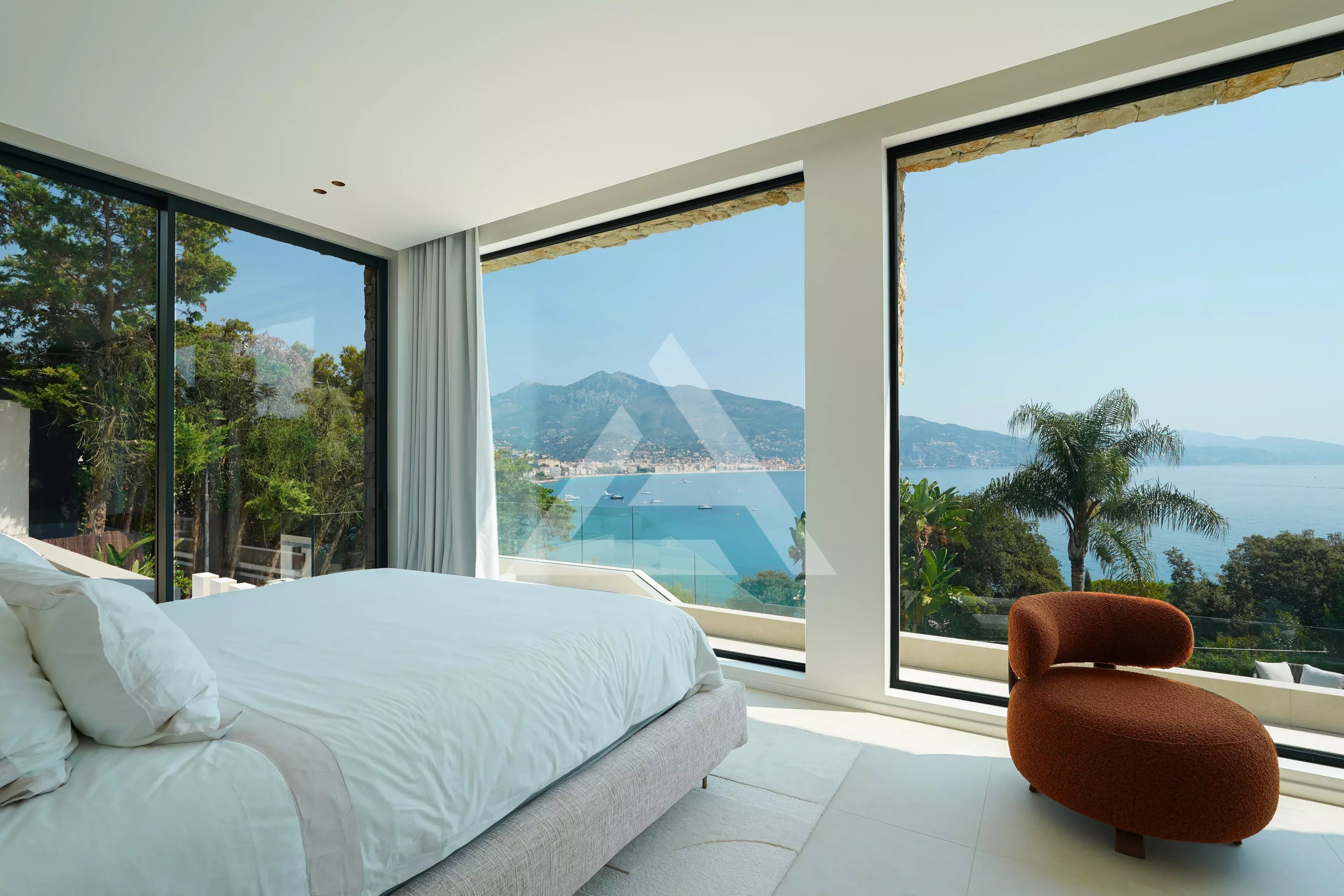 CAP MARTIN - VILLA DE PRESTIGE EN DEUXIÈME LIGNE DE MER - VUE PANORAMIQUE