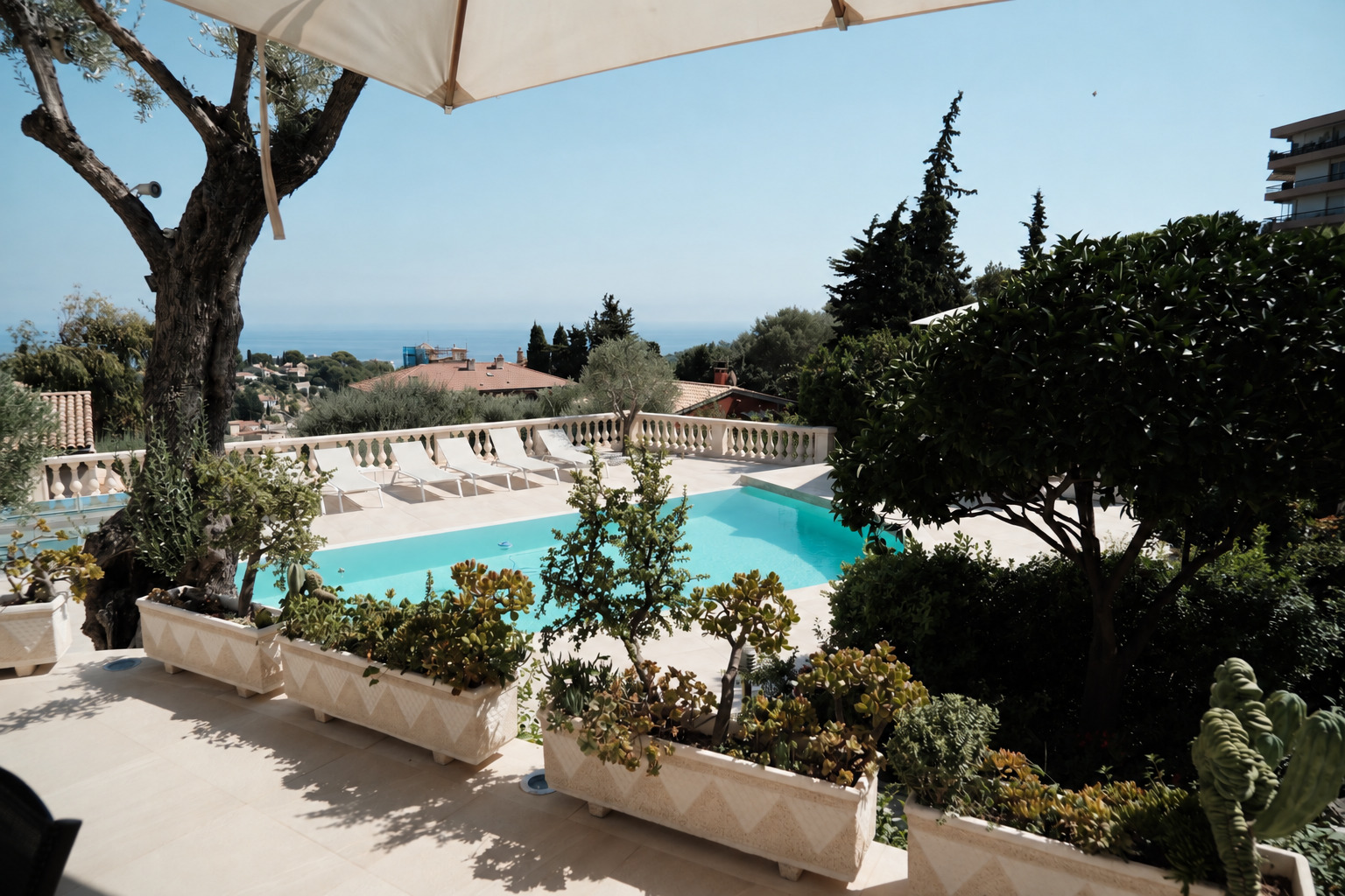 ROQUEBRUNE-CAP-MARTN- LE HAMEAU-VILLA VUE MER PANORAMIQUE- PISCINE