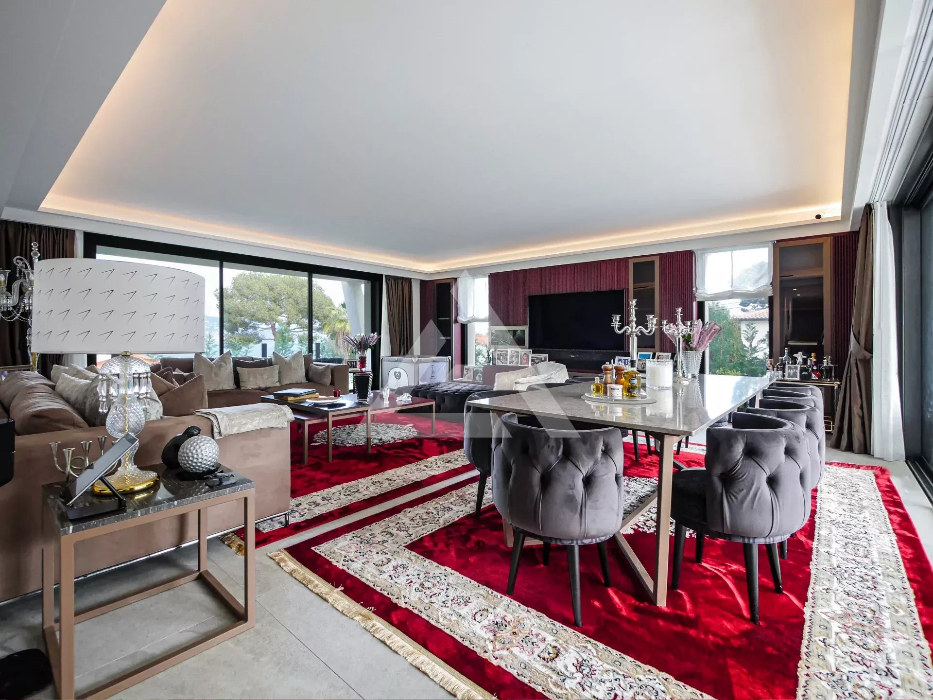 CAP MARTIN - VILLA CONTEMPORAINE - SECTEUR PRISÉ
