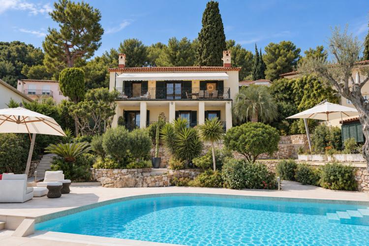 ROQUEBRUNE-CAP-MARTN- LE HAMEAU-VILLA VUE MER PANORAMIQUE- PISCINE
