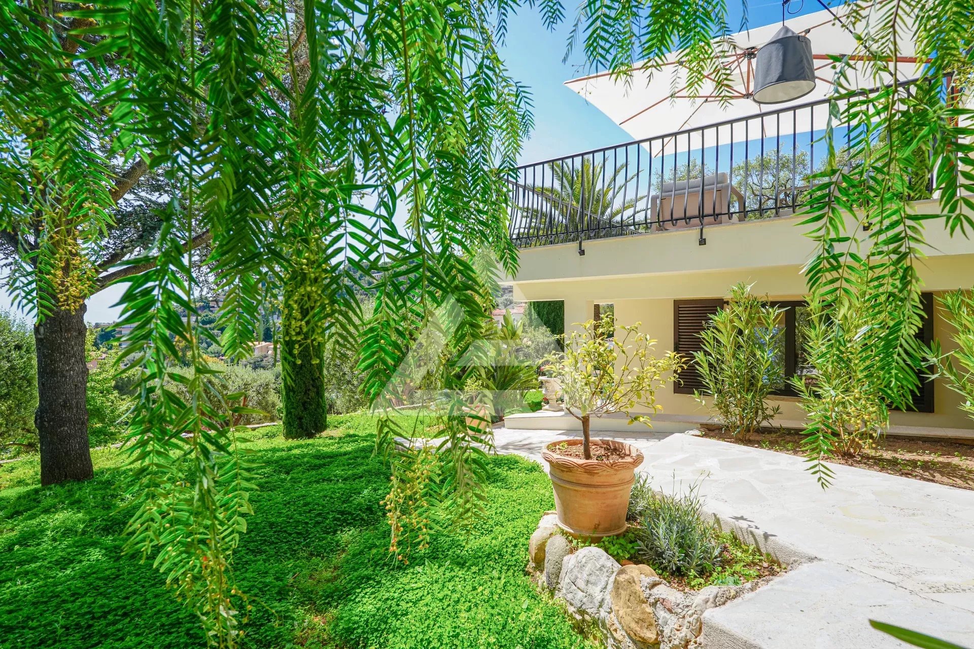 VILLA  AU HAMEAU - VUE MER - PRESTATION HAUT DE GAMME