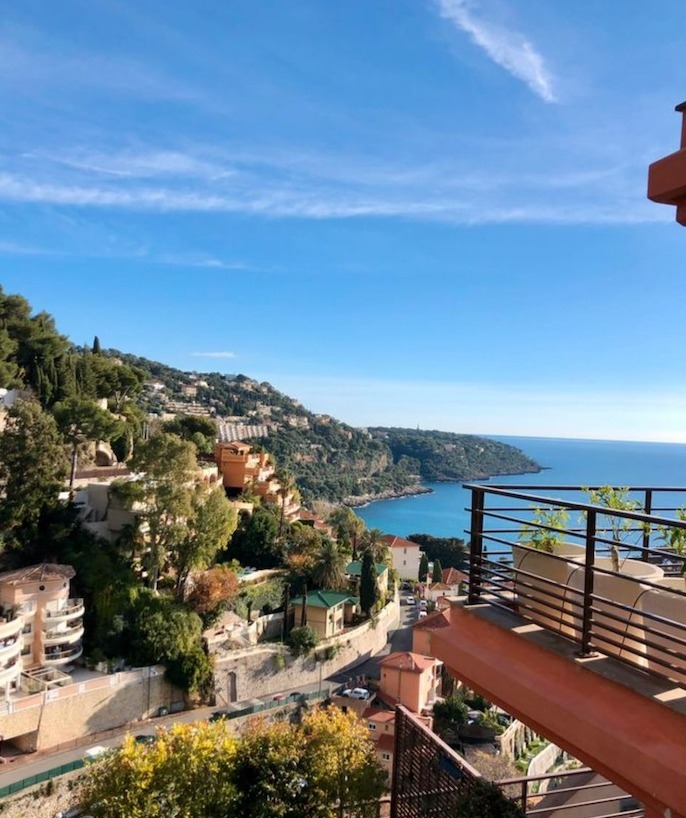 APPARTEMENT 2 PIÈCES AVEC VUE MER PANORAMIQUE ET GRANDE TERRASSE
