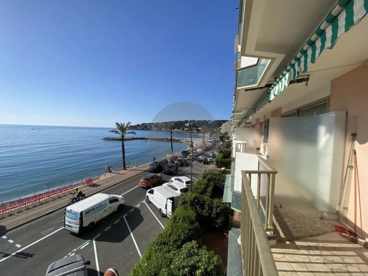 FRONT DE MER 2P 43M2 AVEC TERRASSE 12M2 CAVE