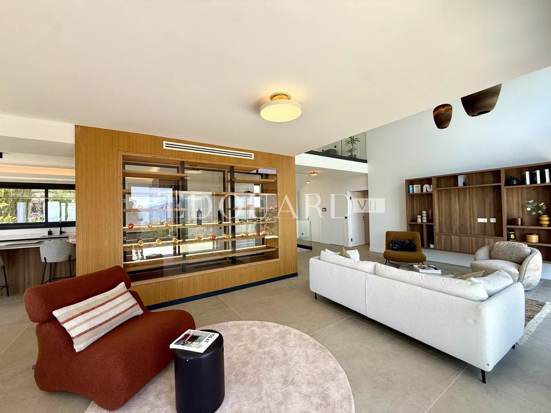 Somptueuse villa complètement rénovée avec piscine chauffée et splendide vue mer panoramique
