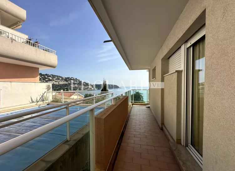 En exclusivité deux pièces avec terrasse, magnifique vue mer panoramique et spacieux parking