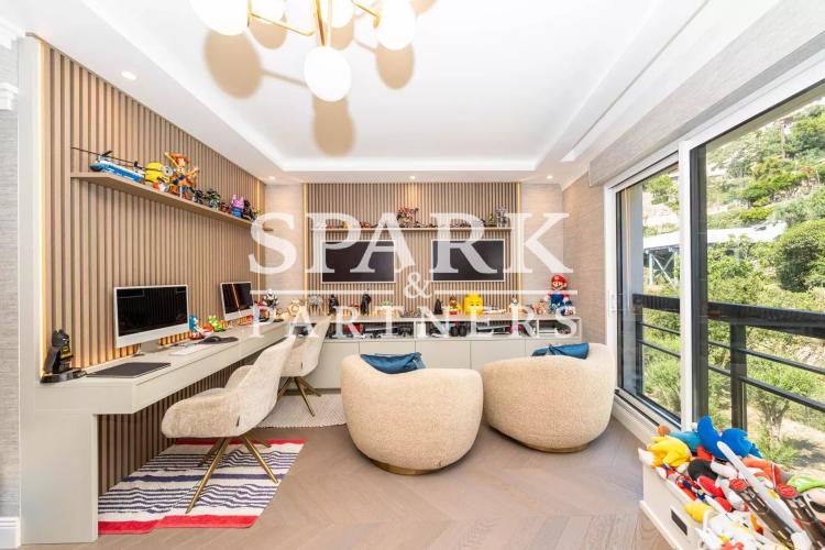 Roquebrune-Cap-Martin - Penthouse d'exception à la frontière de Monaco – Vue mer panoramique