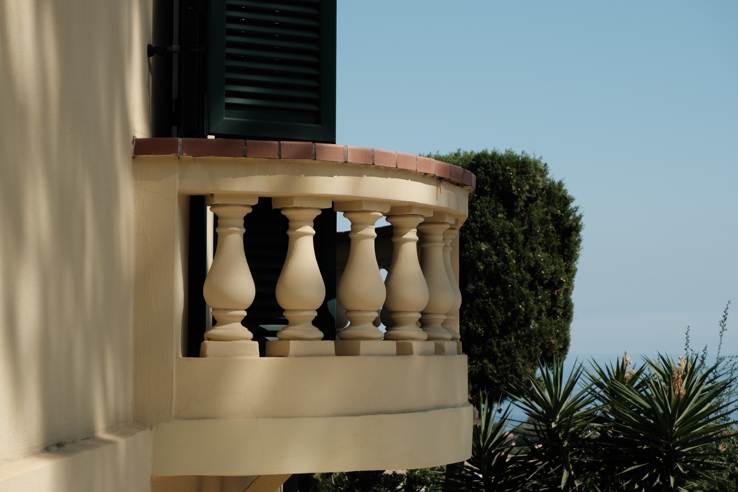 ROQUEBRUNE-CAP-MARTN- LE HAMEAU-VILLA VUE MER PANORAMIQUE- PISCINE