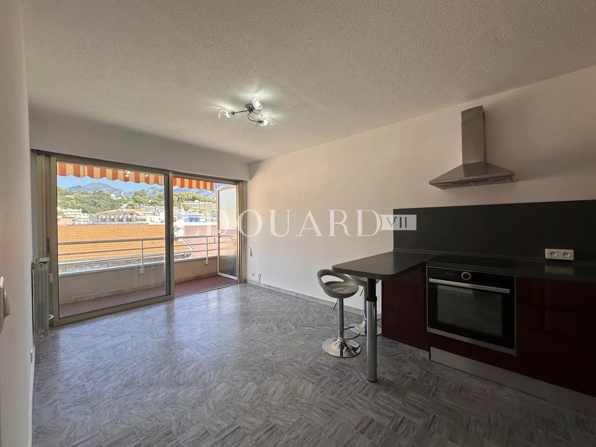En exclusivité deux pièces avec terrasse et possibilité garage, à quelques pas de la plage du Solenzara