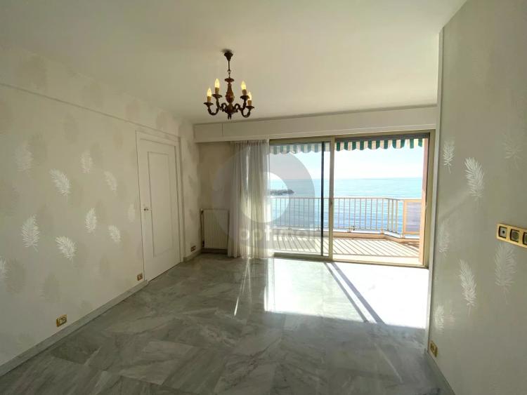 A VENDRE ROQUEBRUNE CAP MARTIN - FRONT DE MER 2P 43M2 AVEC TERRASSE 12M2 CAVE
