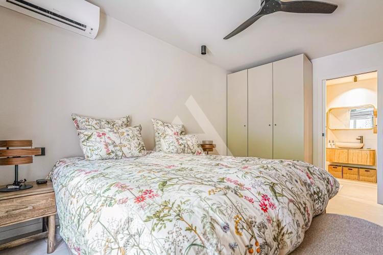 ROQUEBRUNE CAP MARTIN - APPARTEMENT 3 PIÈCES - PISCINE & JARDIN PRIVATIF