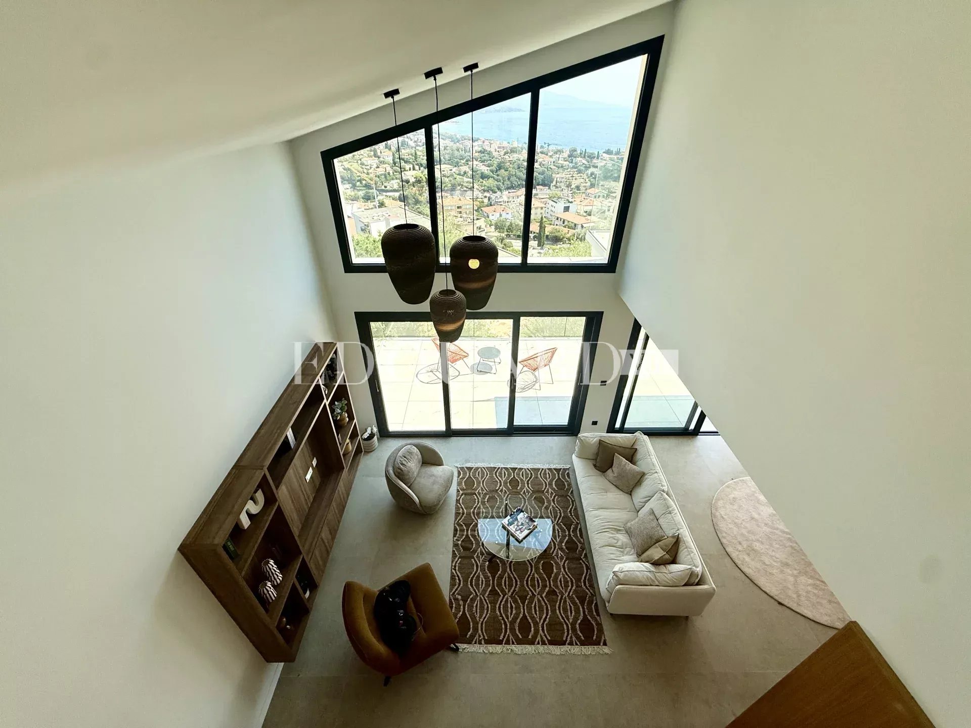 Somptueuse villa complètement rénovée avec piscine chauffée et splendide vue mer panoramique