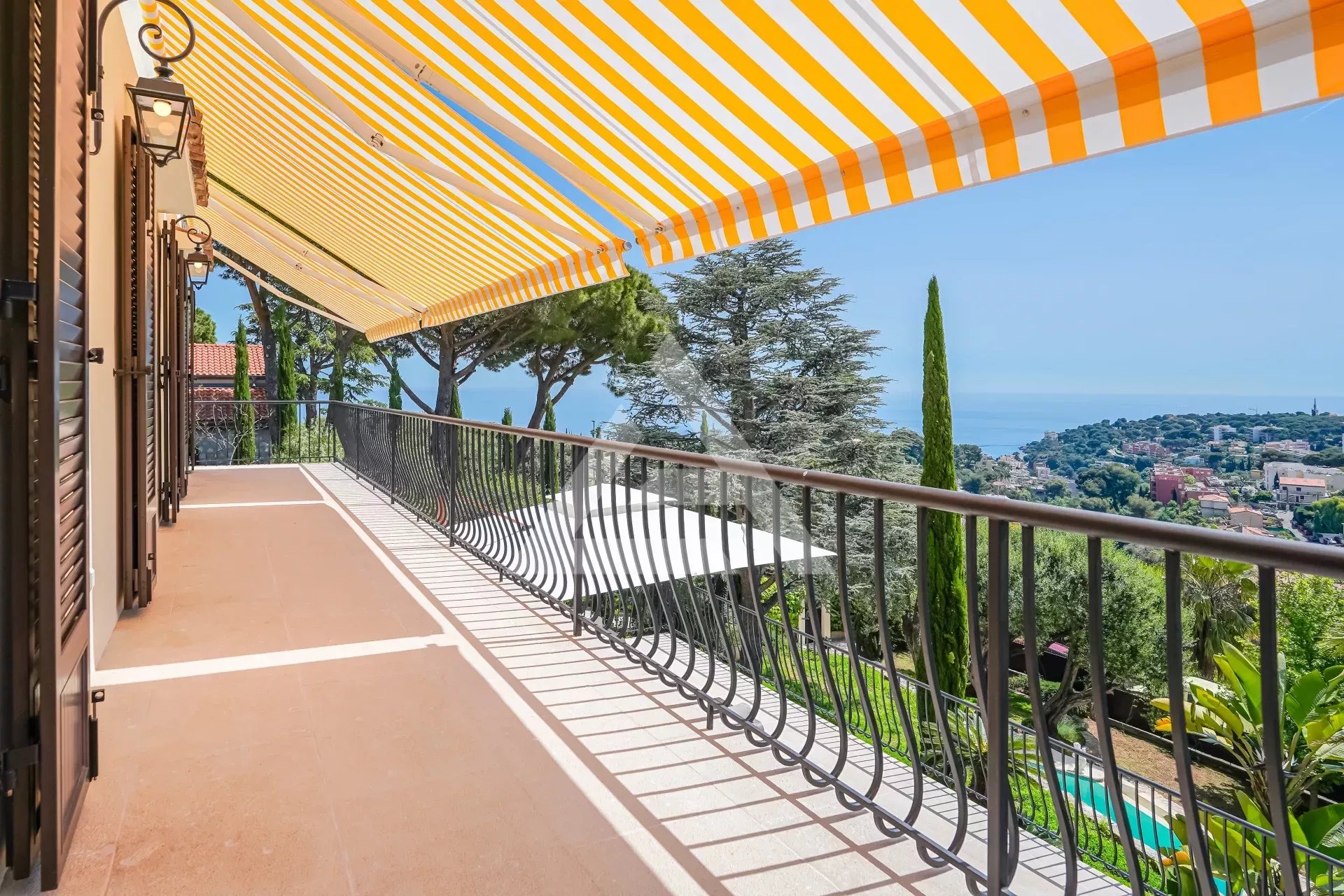 VILLA  AU HAMEAU - VUE MER - PRESTATION HAUT DE GAMME