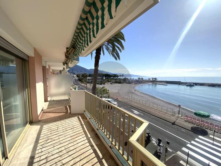 A VENDRE ROQUEBRUNE CAP MARTIN - FRONT DE MER 2P 43M2 AVEC TERRASSE 12M2 CAVE
