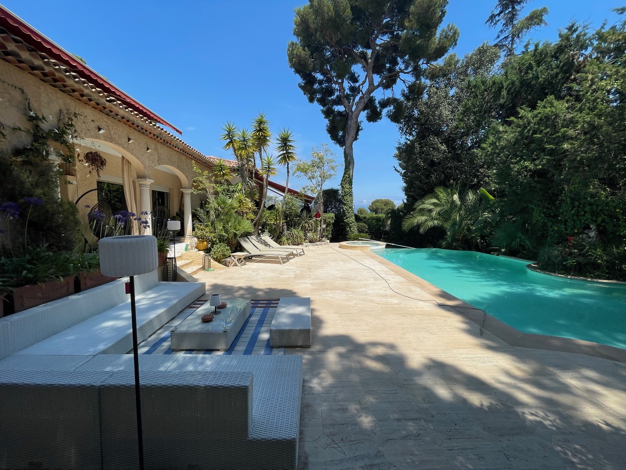 CAP MARTIN - SUPERBE VILLA - 5 PIÈCES