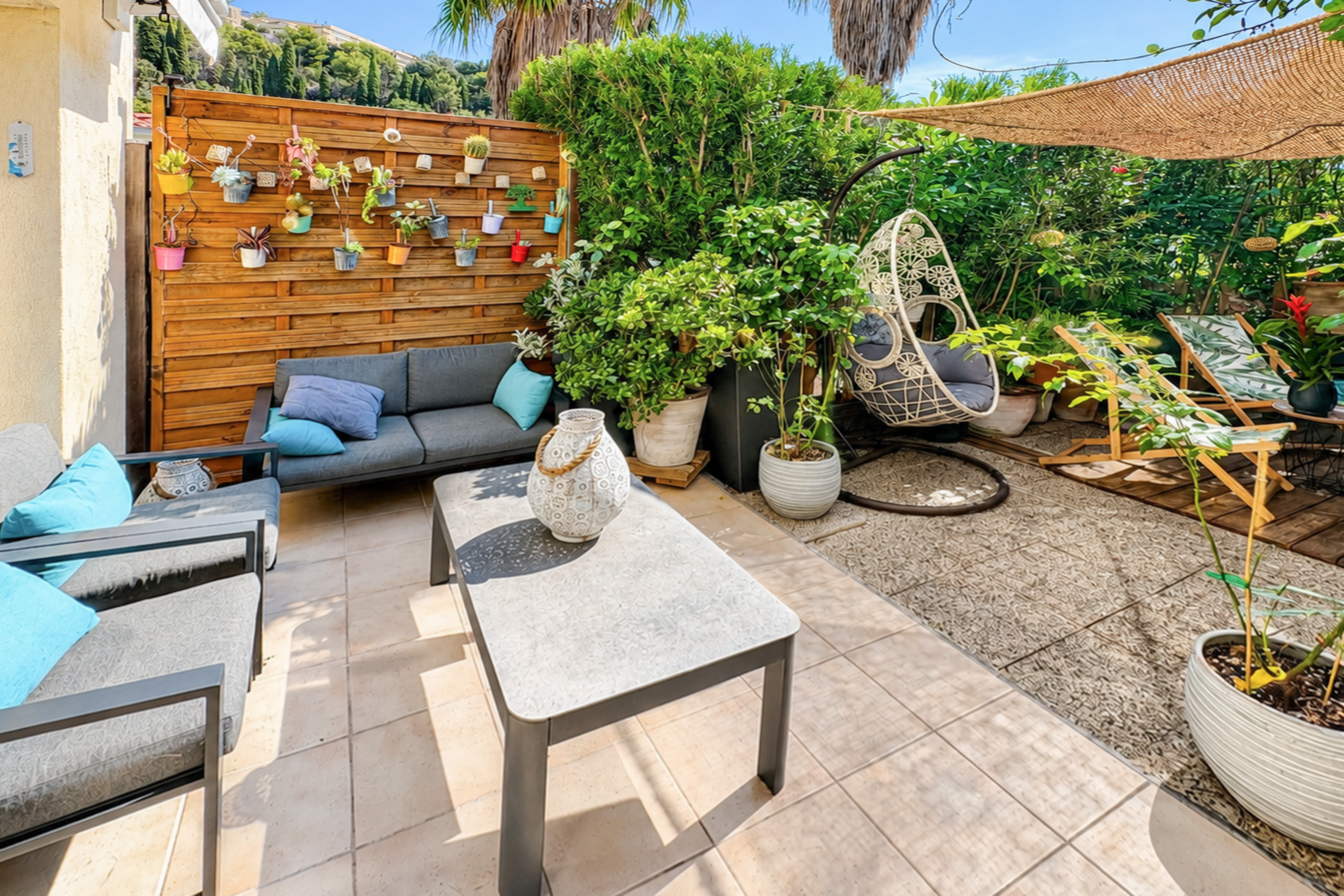 ROQUEBRUNE-CAP-MARTIN - 3 PIÈCES - JARDIN PRIVATIF