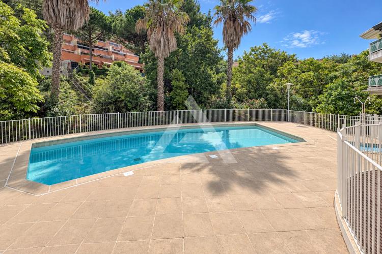 ROQUEBRUNE-CAP-MARTIN - 3 PIÈCES - JARDIN PRIVATIF