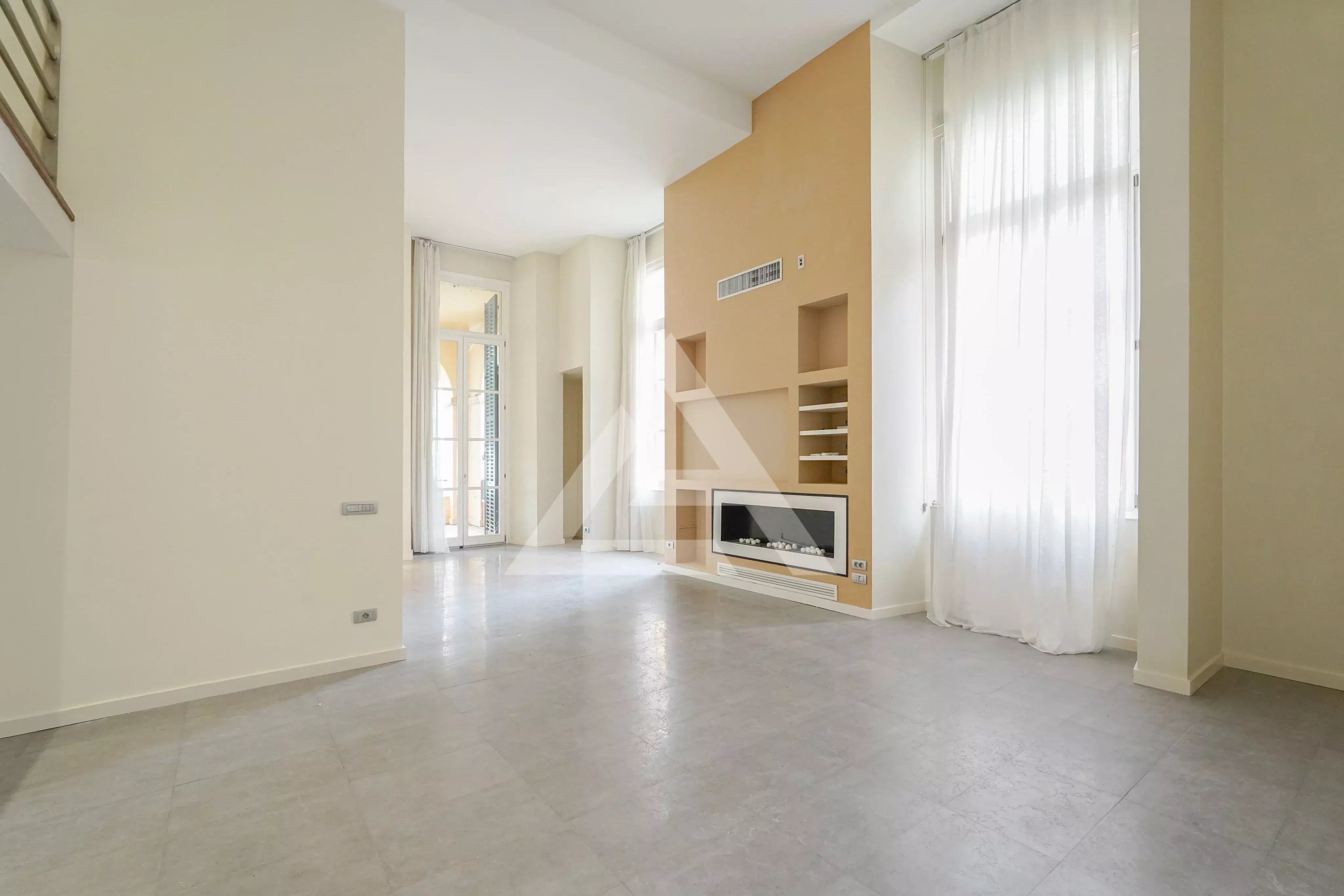ROQUEBRUNE-CAP-MARTIN - DUPLEX 4 PIÈCES - RESIDENCE DE PRESTIGE