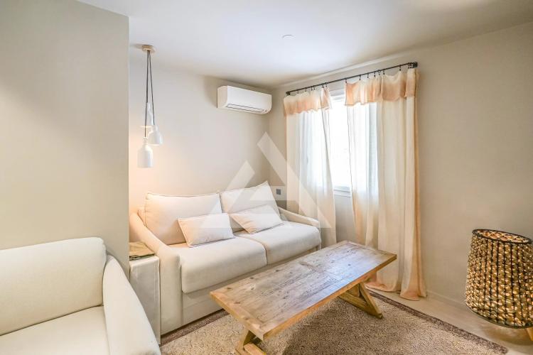 ROQUEBRUNE CAP MARTIN - APPARTEMENT 3 PIÈCES - PISCINE & JARDIN PRIVATIF