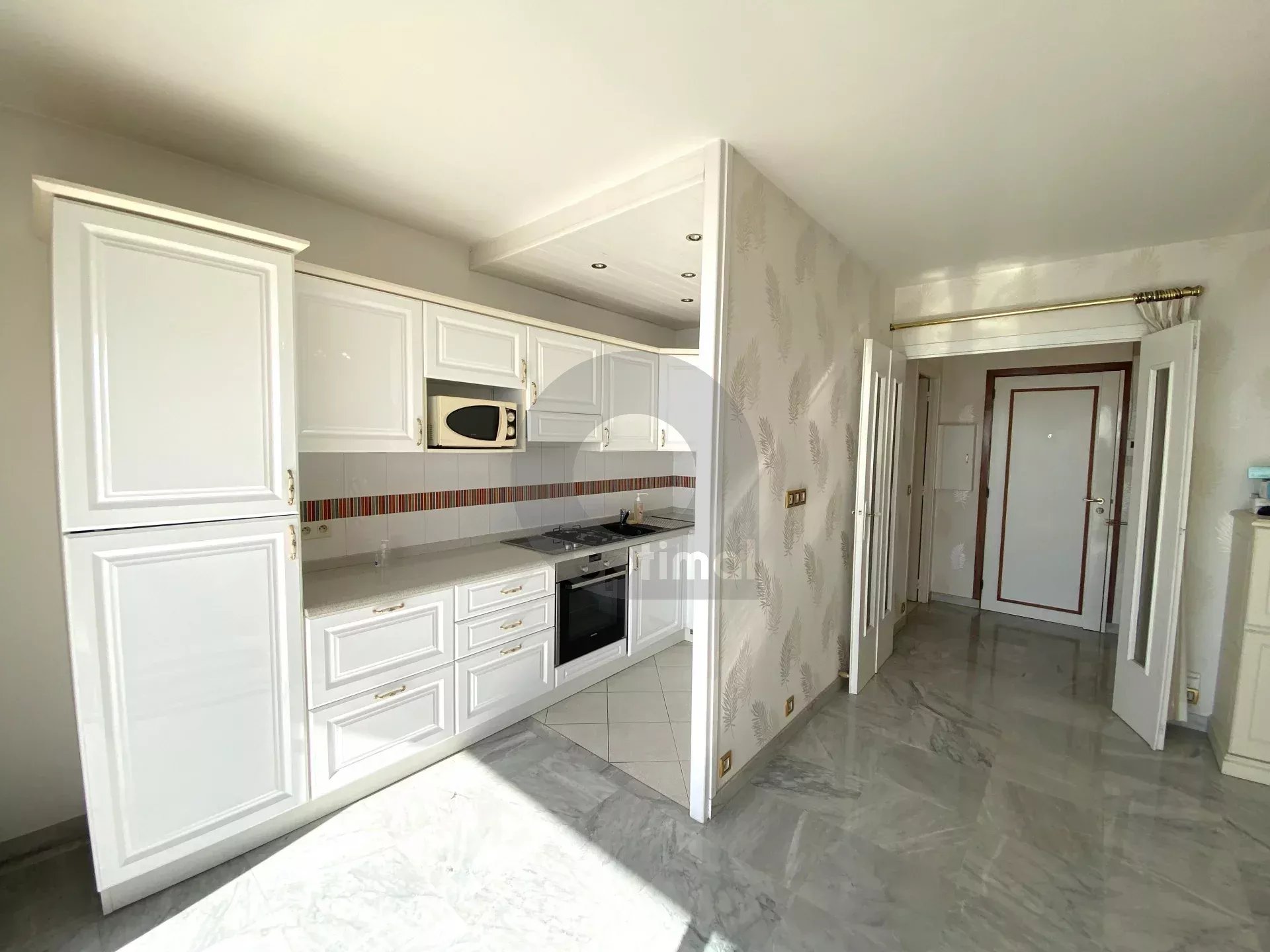 A VENDRE ROQUEBRUNE CAP MARTIN - FRONT DE MER 2P 43M2 AVEC TERRASSE 12M2 CAVE