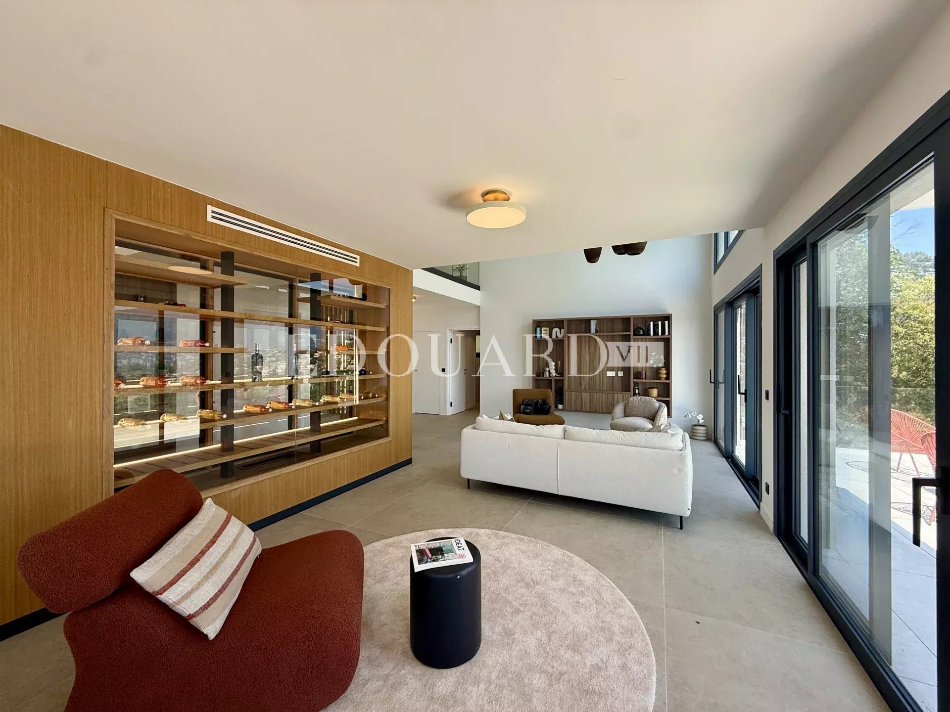 Somptueuse villa complètement rénovée avec piscine chauffée et splendide vue mer panoramique