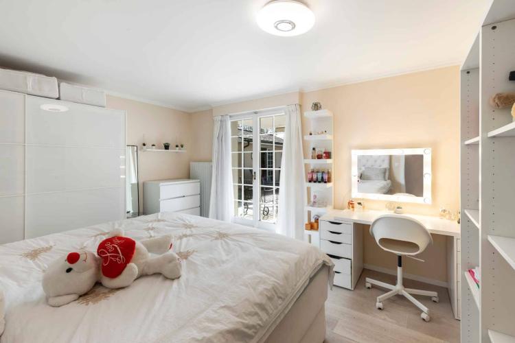 Splendide propriété d'environ 340 m² située dans un quartier très recherché !
