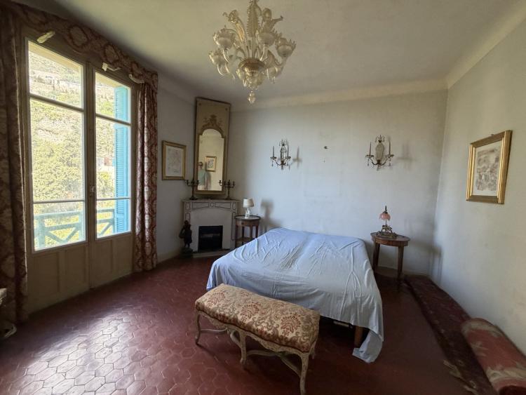 Villa Fatima Morgana – Propriété de caractère à rénover avec vue mer