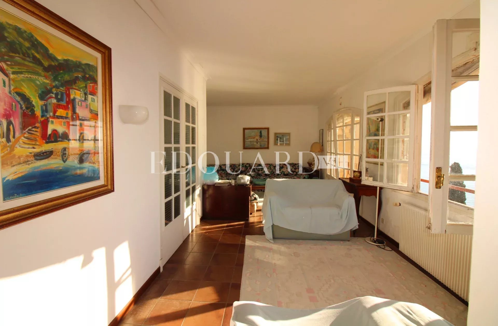 En exclusivité villa à vendre avec magnifique vue mer panoramique jusqu’à la Principauté de Monaco